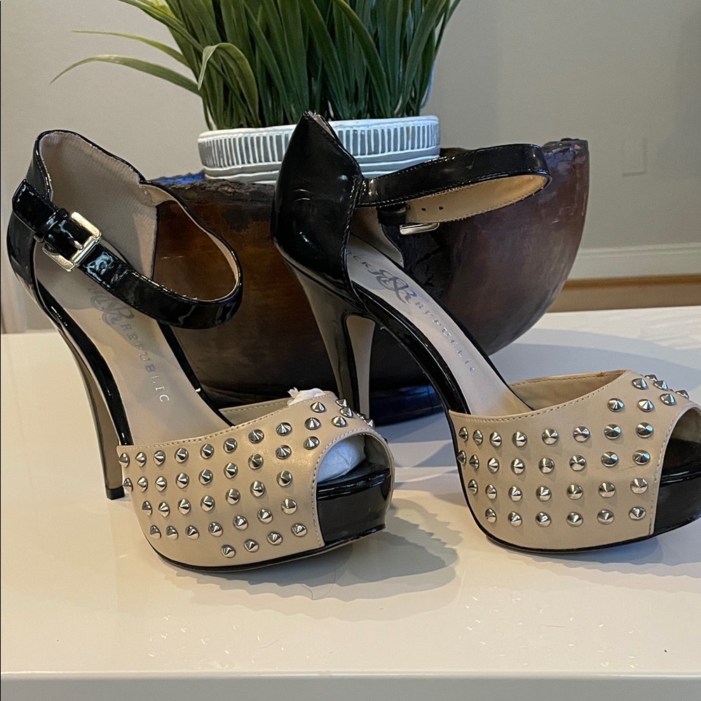 Rock & Republic Black and Tan Studded Heels